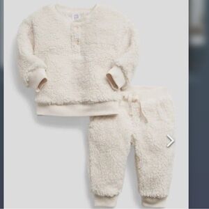 Baby Gap 2-piece Sherpa Henley Outfit, 3-6 mo